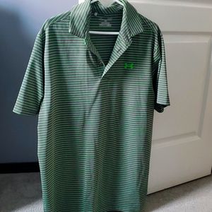 Under Armour Size L short sleeved shirt
